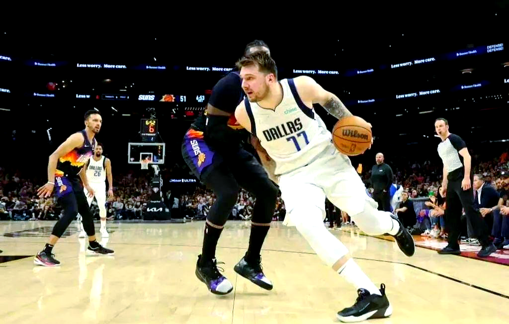 包含东契奇连续三场比赛得分超过战术调整，日本队不断突破！的词条