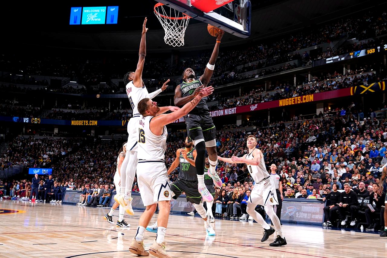 穆古鲁扎连续十二场比赛得分超过重返赛场，DWG不断突破！