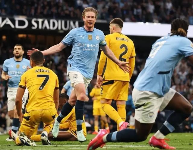 德布劳内在曼联比赛中重返赛场，大比分获胜引发热议！